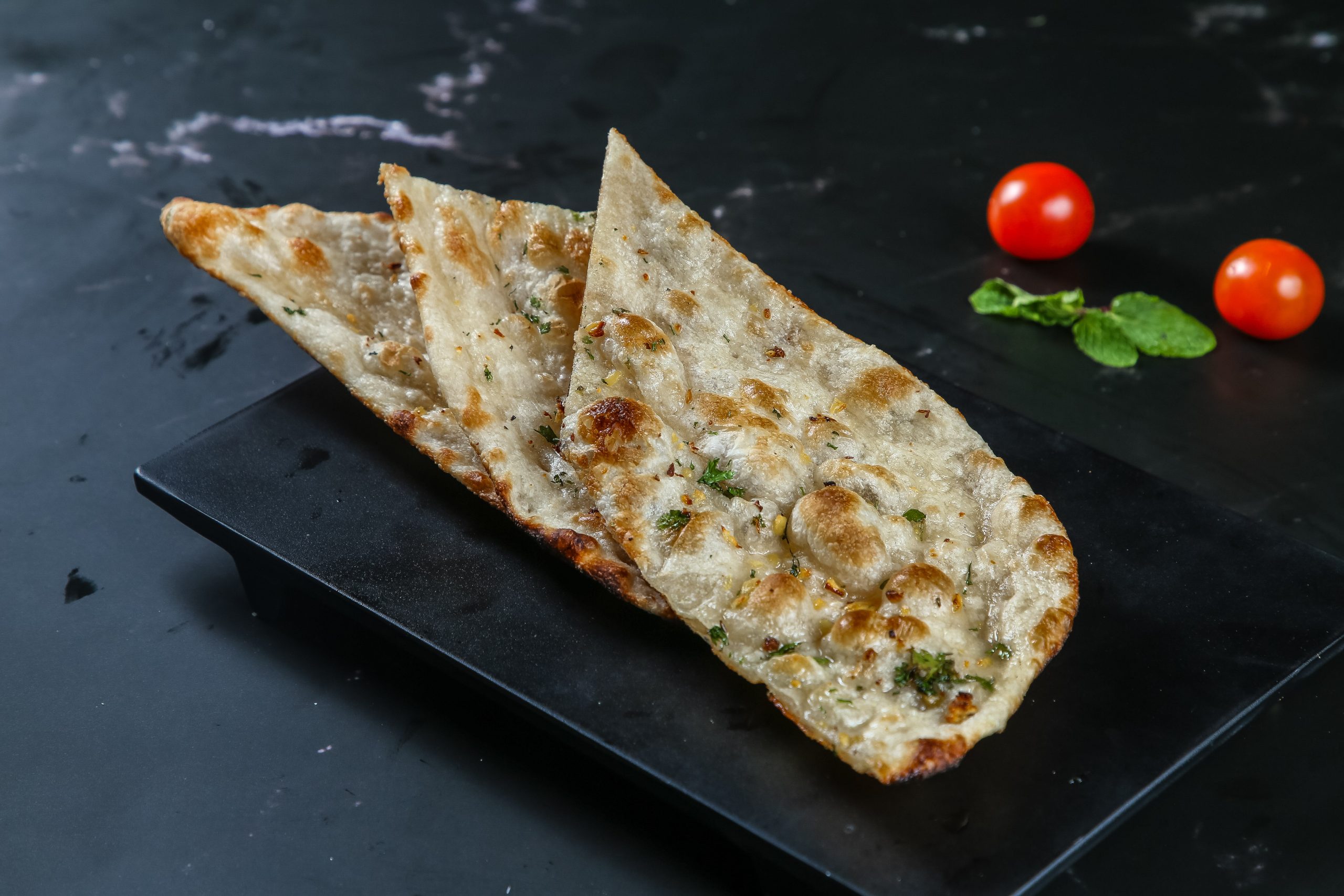 http://garlic%20naan